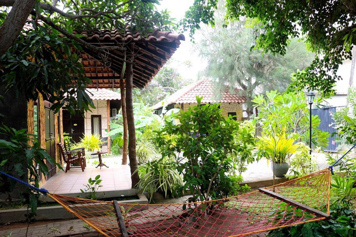 Maple Leaf Hotel Negombo Exterior foto
